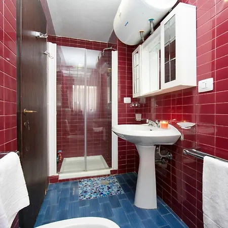 Fornetto-vigane Sleeps 6 Pool Air Con Apartment Angera